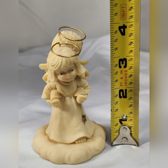 Studio Collection Heavenly Angels Sculpted Hand-Painted Figure - Picture 4 of 5